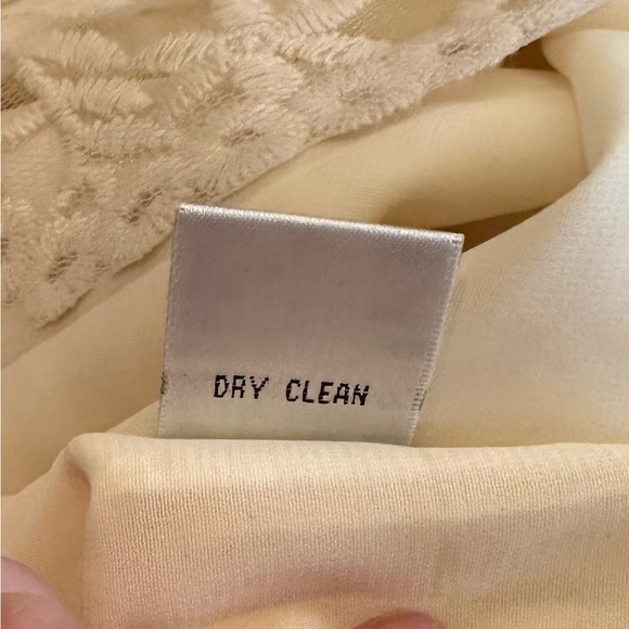 Nicole Miller Embroidered Lace Mesh Pencil Skirt NWOT - Picture 6 of 6